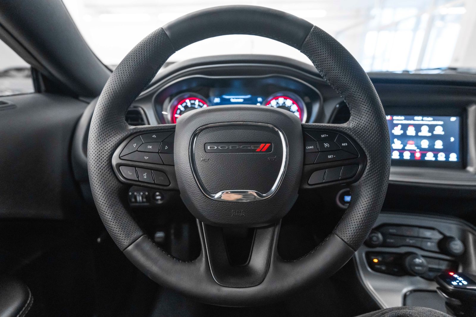 Fahrzeugabbildung Dodge Challenger 3,6L AWD CARPLAY KAM SHZ ALPINE ALC