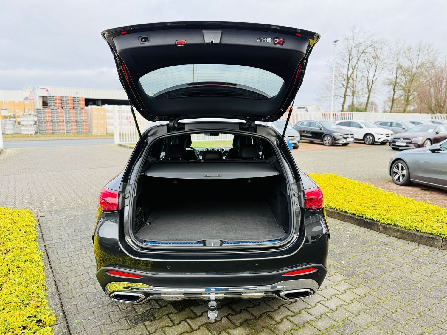 Fahrzeugabbildung Mercedes-Benz GLC 220 d 4M AMG Premium, AHK, 360°, Winter, Mem