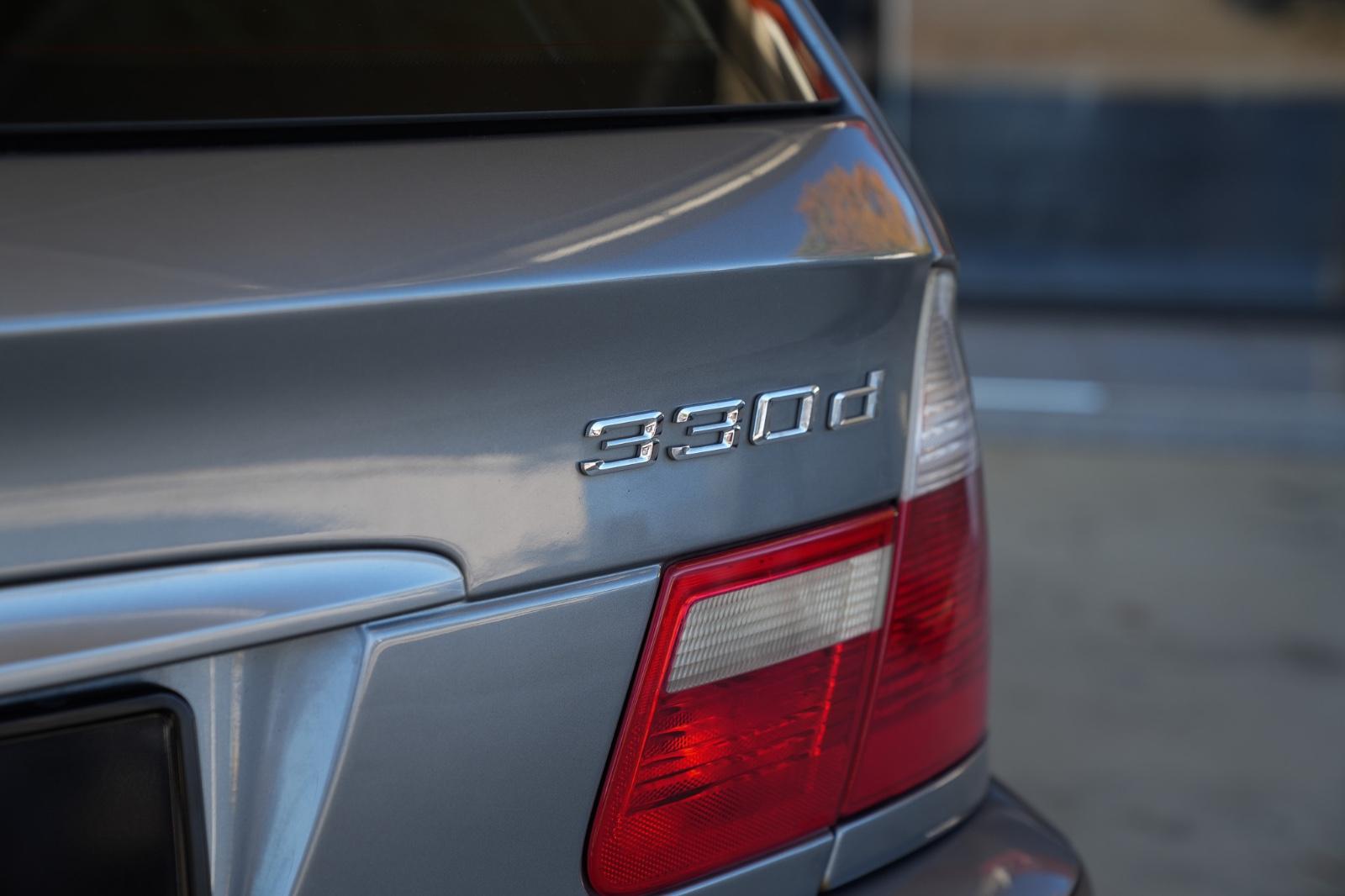 BMW 330 2004 — photo 21