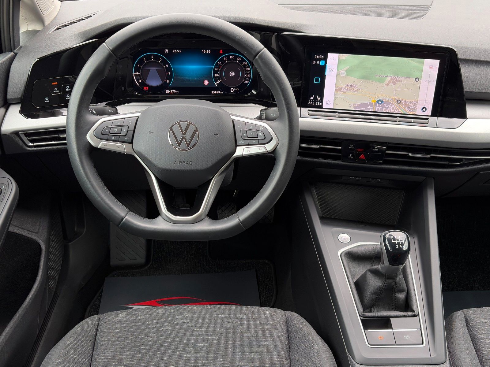 Fahrzeugabbildung Volkswagen Golf VIII Life 1.5 TSI ACC PDC NAV LHZ 3Z-KLIMA