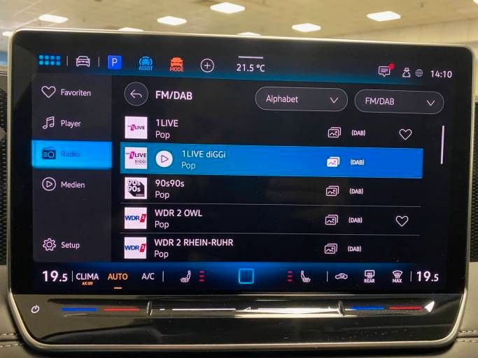 Fahrzeugabbildung Volkswagen Tiguan 1.5 eTSI OPF DSG+AHK + NAVI+PARKASSISTENT