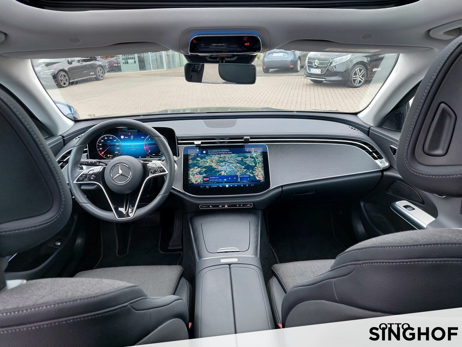 Fahrzeugabbildung Mercedes-Benz E 220 d T Avantgarde +Pano+Digital+Distronic+360