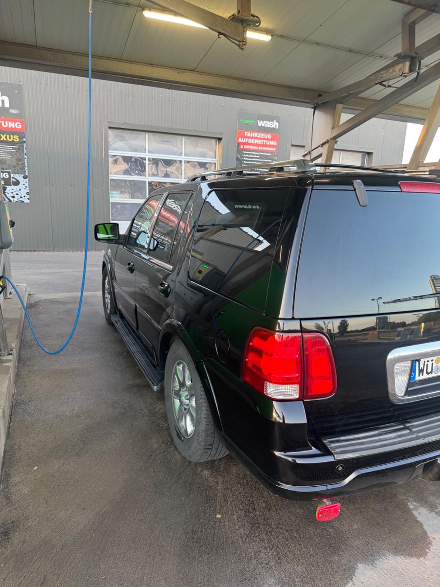 Lincoln Navigator