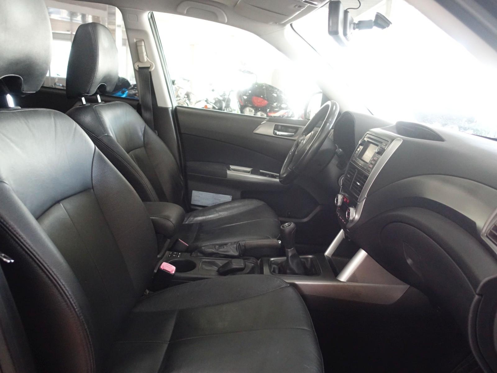 SUBARU FORESTER 2.0 150ch 4X4 EXCLUSIVE - CUIR - TOIT OUVRANT - CAMÉRA DE RECUL - XÉNON - SIÈGES CHAUFFANTS