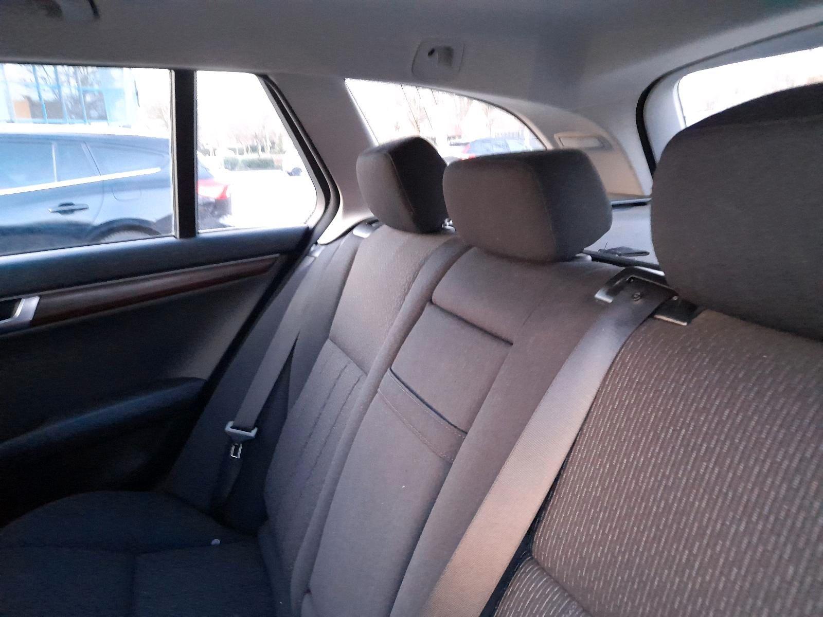 Mercedes-Benz 220 2013 — photo 12
