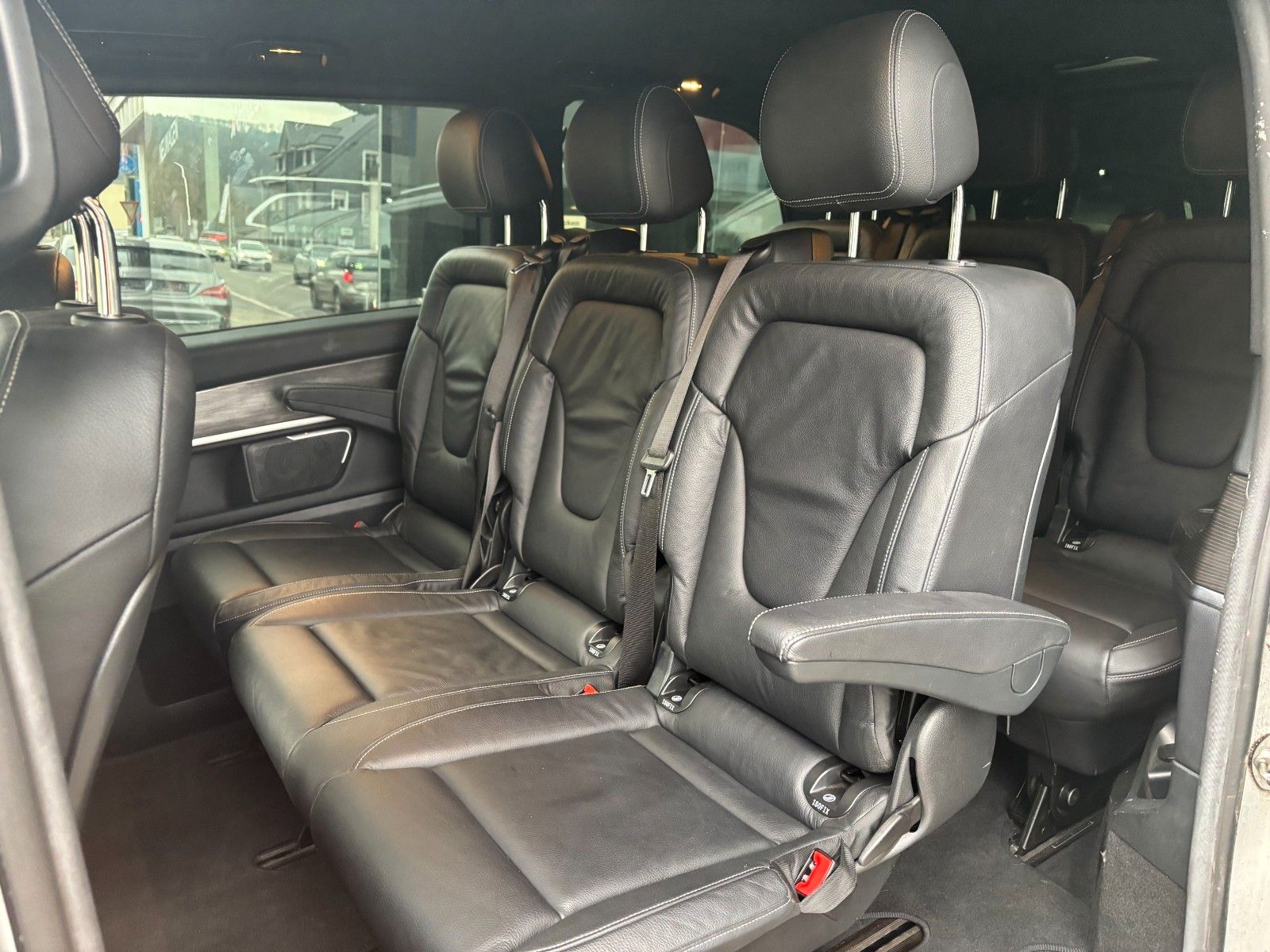 Fahrzeugabbildung Mercedes-Benz V 250d *8-Sitzer*Burmester*Ambiente*360°*Memory