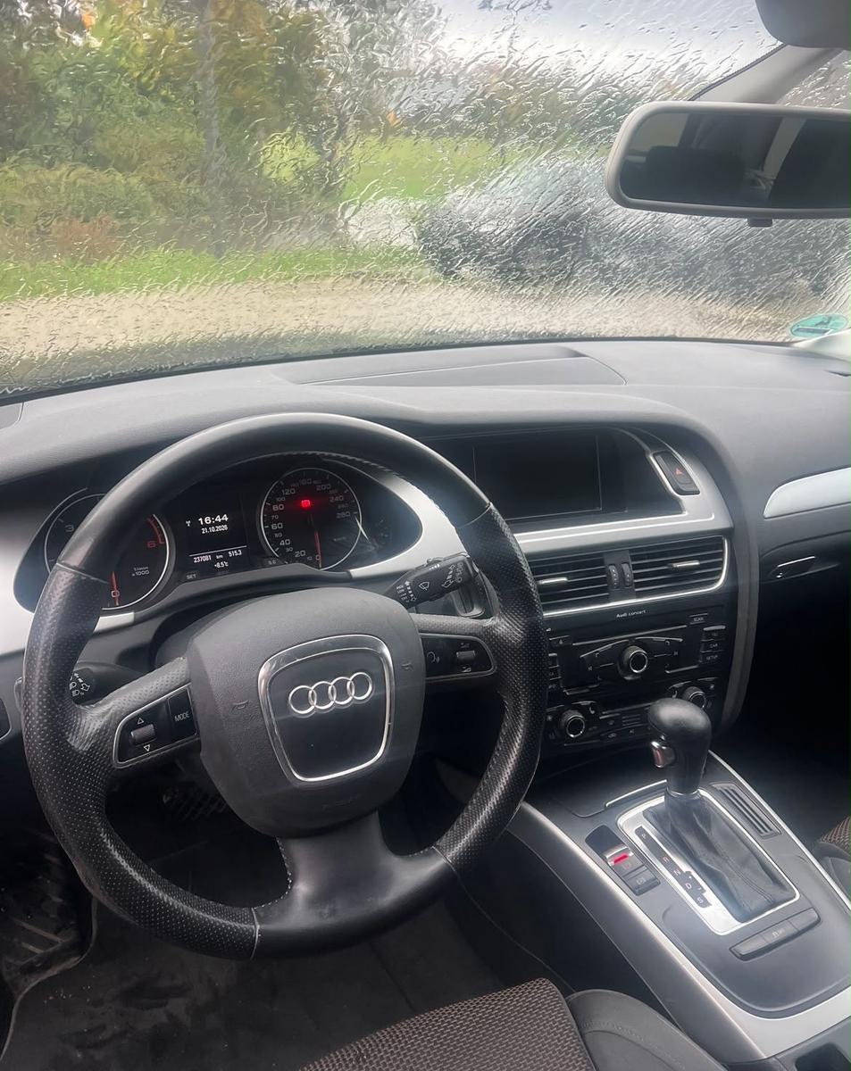 Audi  2011 — photo 10
