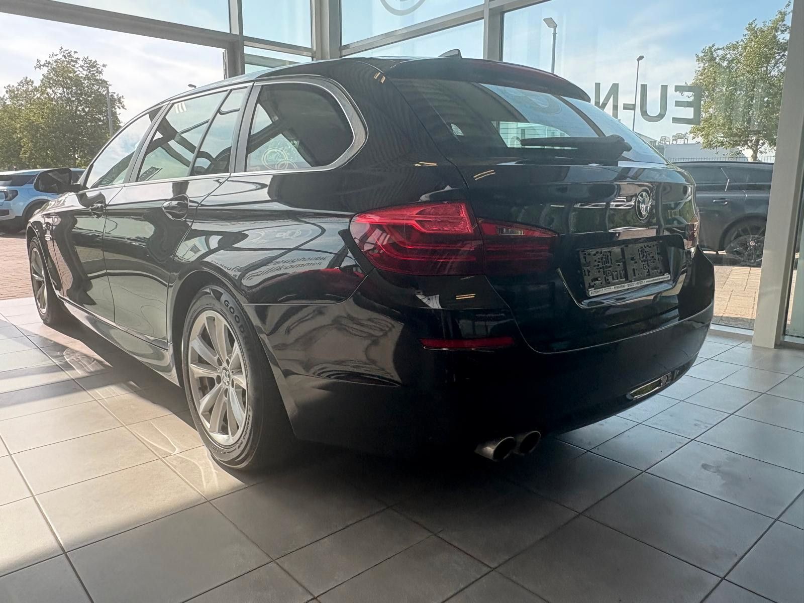 Fahrzeugabbildung BMW 518 Touring/E-Sitze/Navi/PDC/Xenon