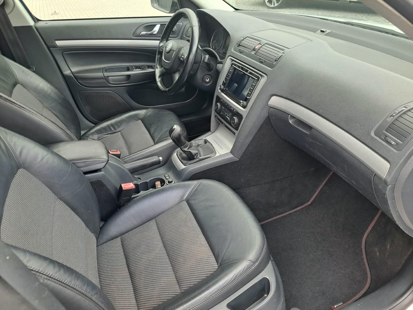 Skoda Octavia 2011 — photo 11