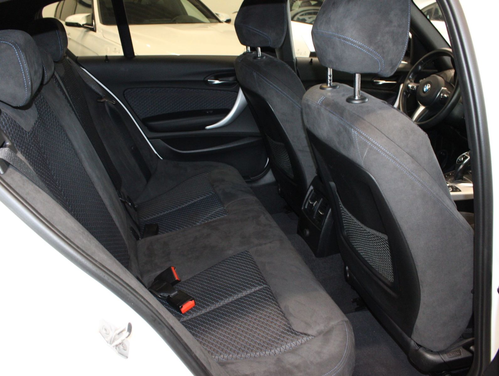 Fahrzeugabbildung BMW M135 i xDrive 2.Hand*LED*MWST*Top Zustand