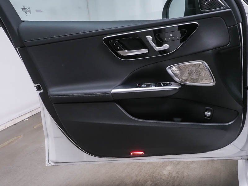 Fahrzeugabbildung Mercedes-Benz C 300 d AMG Plus*HUD*Pano*Burmester*Totwink*Memo