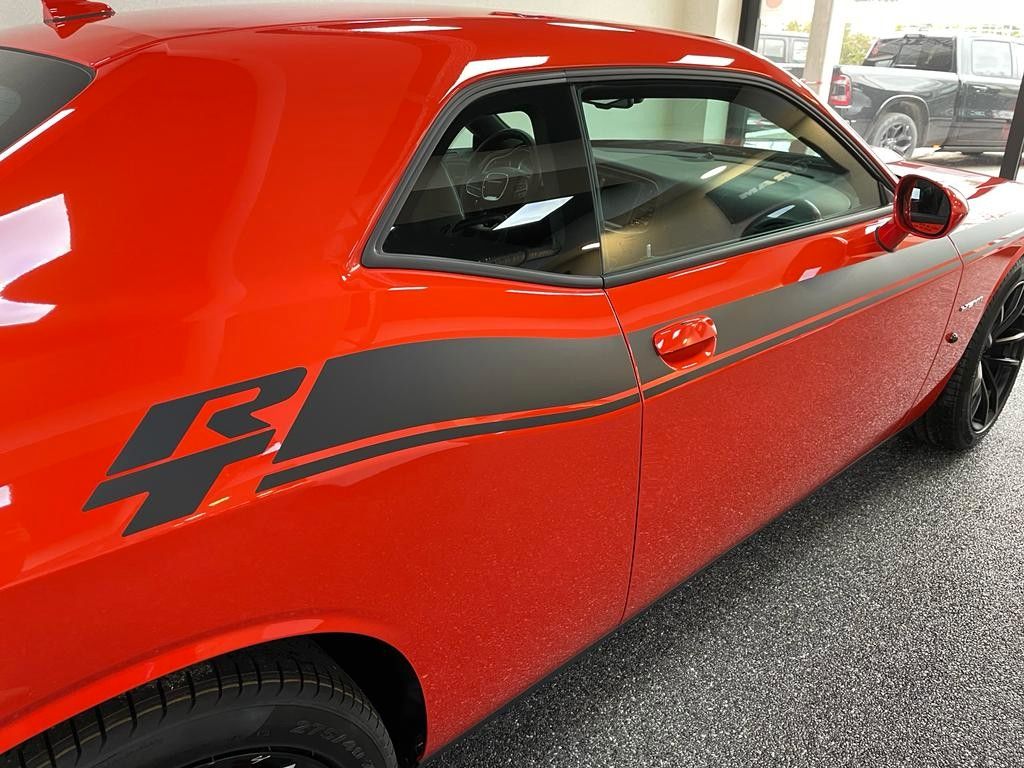 Fahrzeugabbildung Dodge CHALLENGER  R/T-5.7L-V8 HEMi AUS 1. HAND