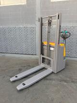 Jungheinrich EJC 110 Baujahr 2018 HH 2,5 /Std.2244Ladegerät I