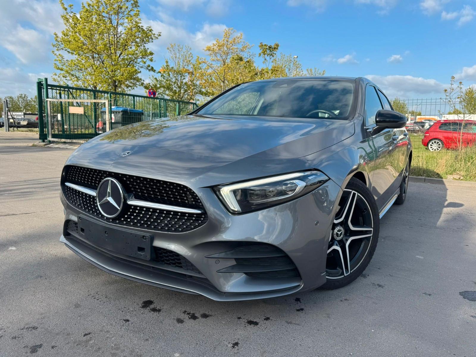 Mercedes-Benz A 180d AMG-Line Pano/Ambiente/Memory