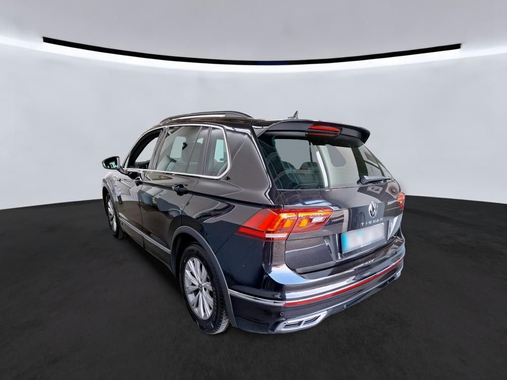 Fahrzeugabbildung Volkswagen Tiguan R-LINE DSG LED AHK ACC 19' APP-CON. 1H