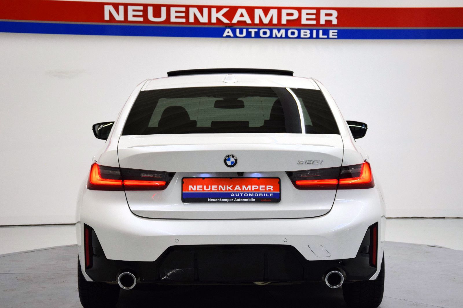 Fahrzeugabbildung BMW 320i M Sport Schiebedach ACC AHK HuD Memory