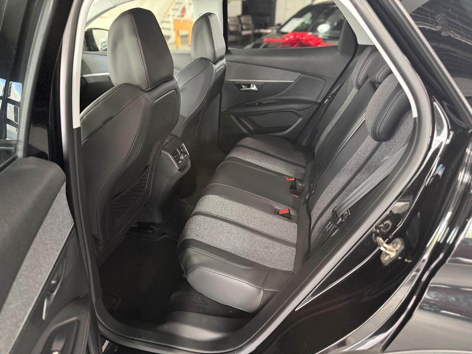 Peugeot 3008 Allure*PDC*SHZ*KAM*NAVI*TEILLEDER*