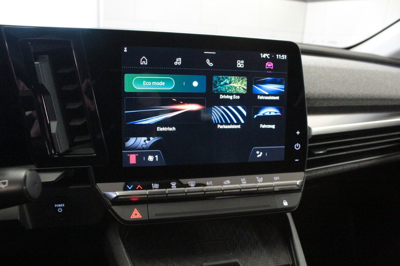 Fahrzeugabbildung Renault Megane E-Tech Electric Equilibre  boost charge