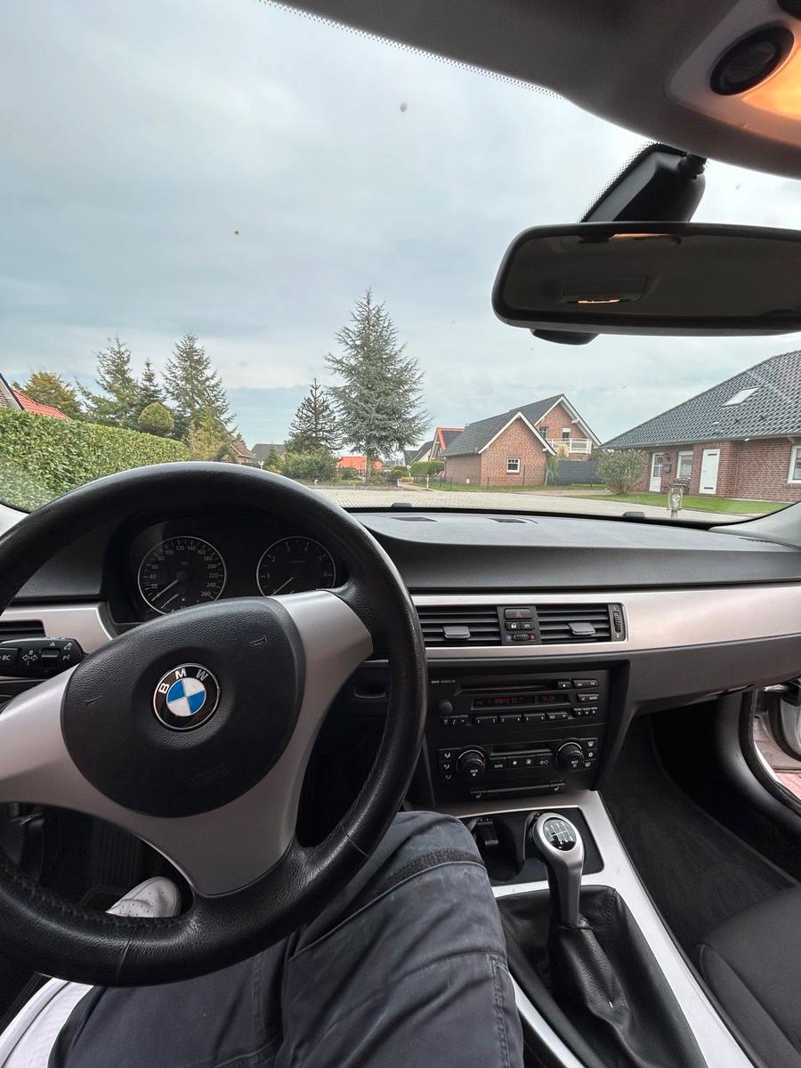 BMW 318 2006 — photo 9