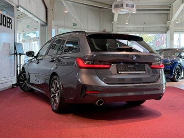 BMW 330 - 2