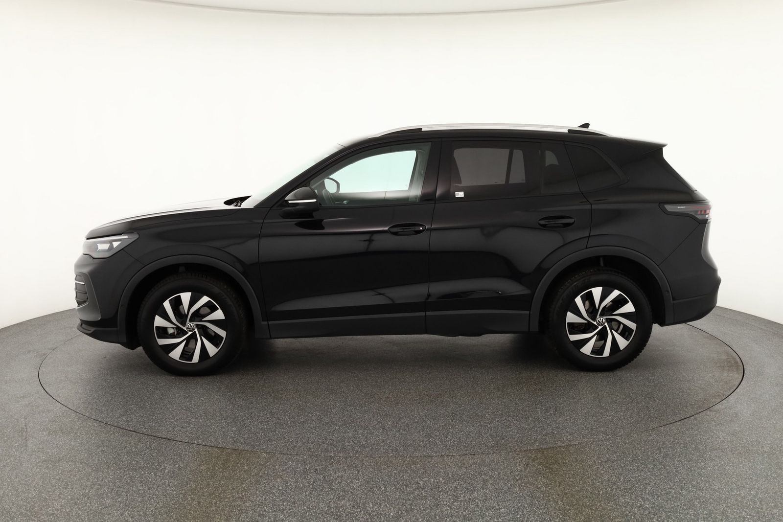 Volkswagen Tiguan 1.5 eTSI DSG LED ACC Kamera imagem 2