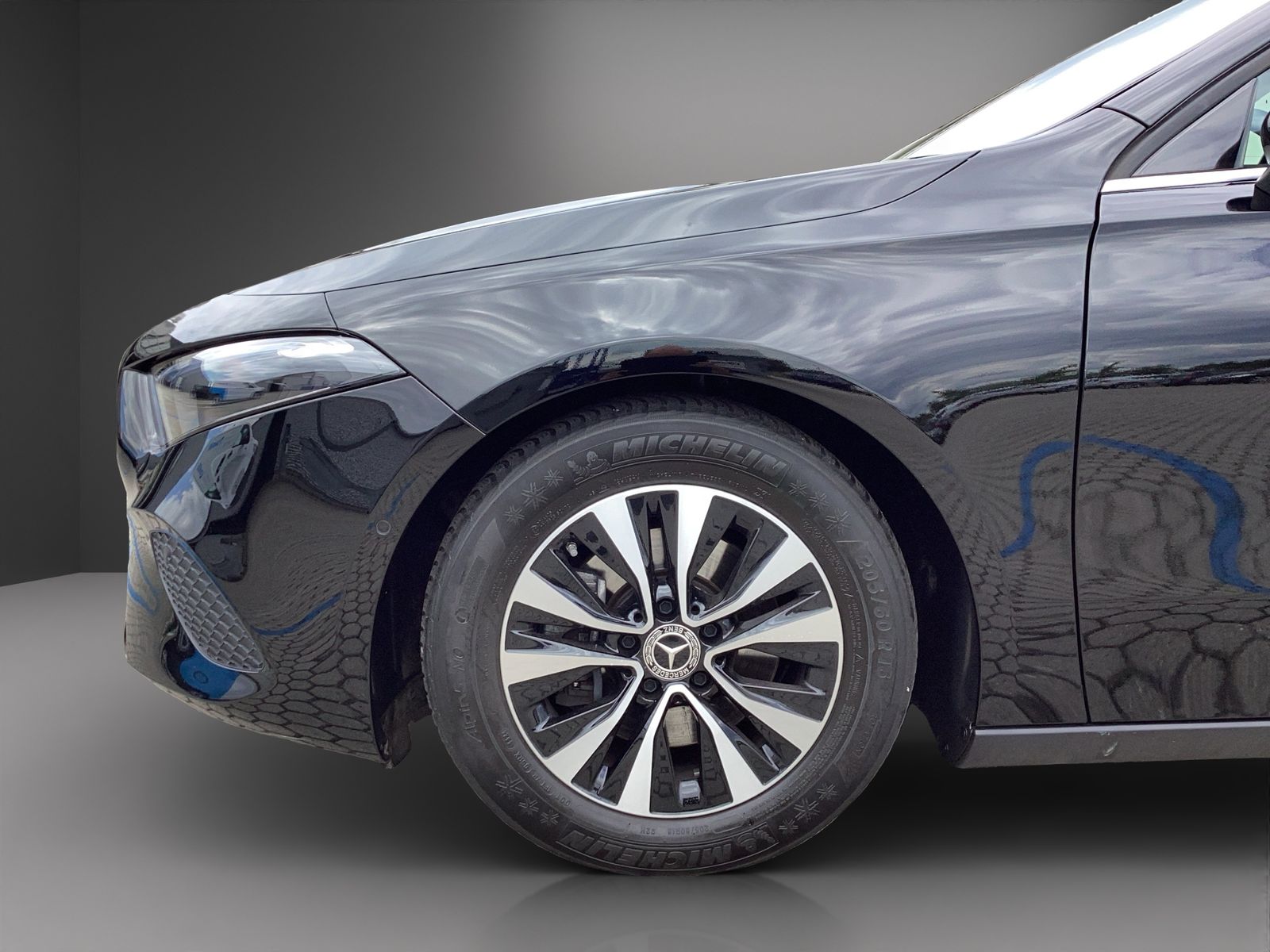 Mercedes-Benz A 180 d Advanced LED MBUX Navi Prem DAB KAM ALU foto 4
