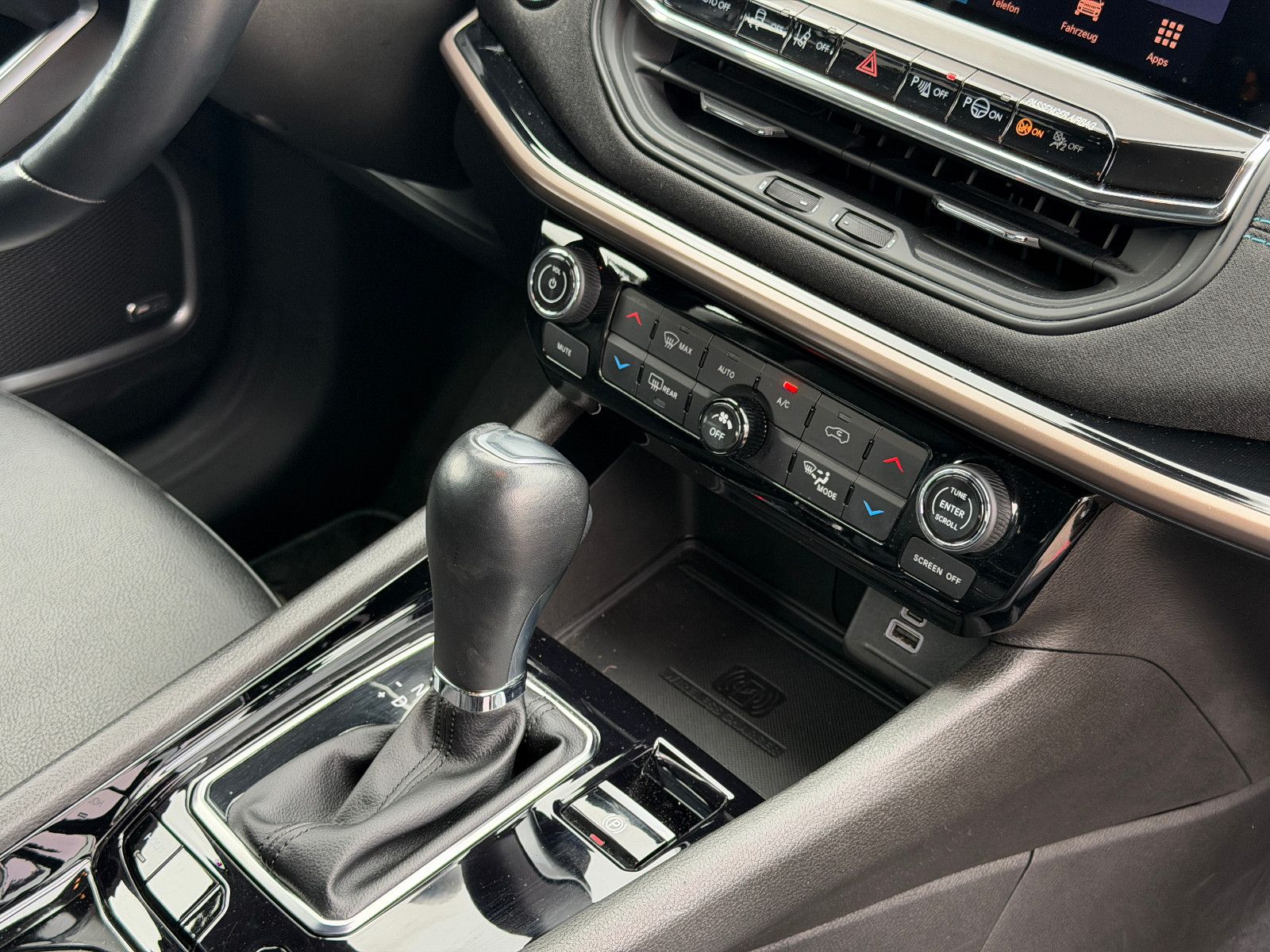 Fahrzeugabbildung Jeep Compass Upland/ALIPINE-SOUND/360°KAM/CARPLAY