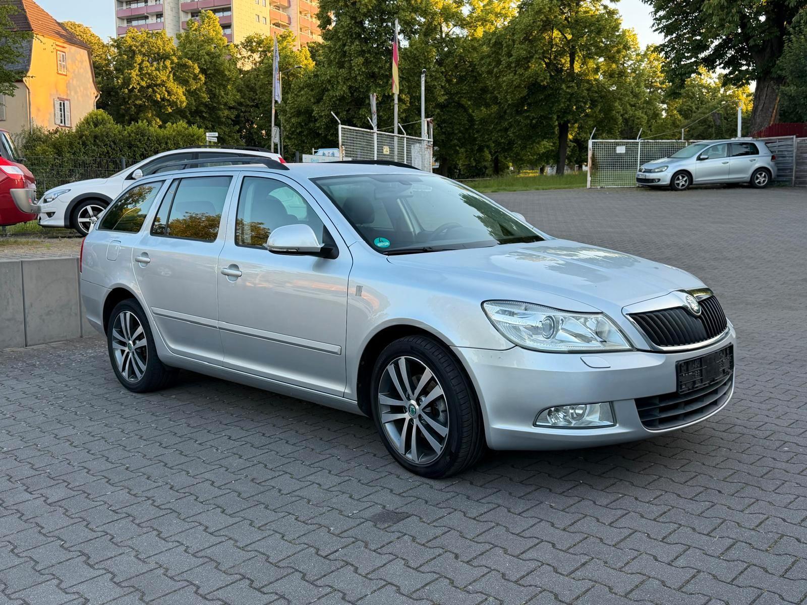 Skoda Octavia Combi Family * Günstig
