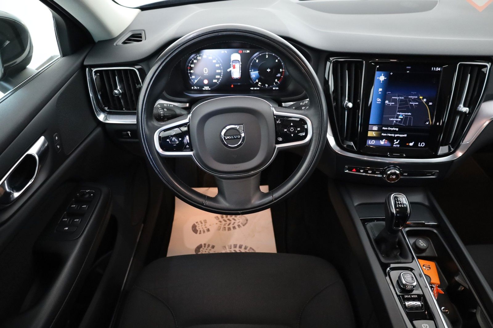 Fahrzeugabbildung Volvo V60 Momentum Pro,Navi,LED,SH,Kamera,DAB,