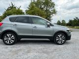 Suzuki SX4 - Suzuki SX4: Suzuk