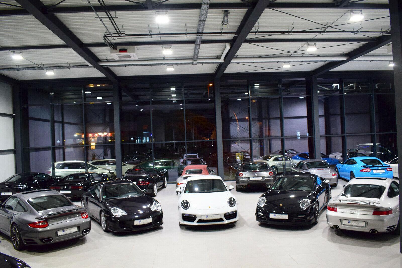 showroom-image-bottom