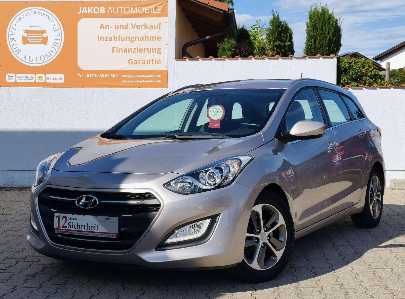 Hyundai i30 TÜV Neu 1.Hand Einparkhil. Lenkradheiz. Sitz