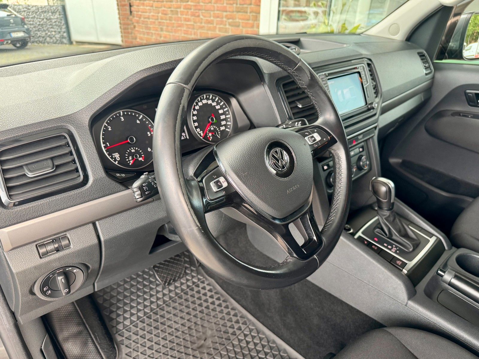 Fahrzeugabbildung Volkswagen Amarok DoubleCab 4Motion DSG/Navi/Kamera/1.Hand