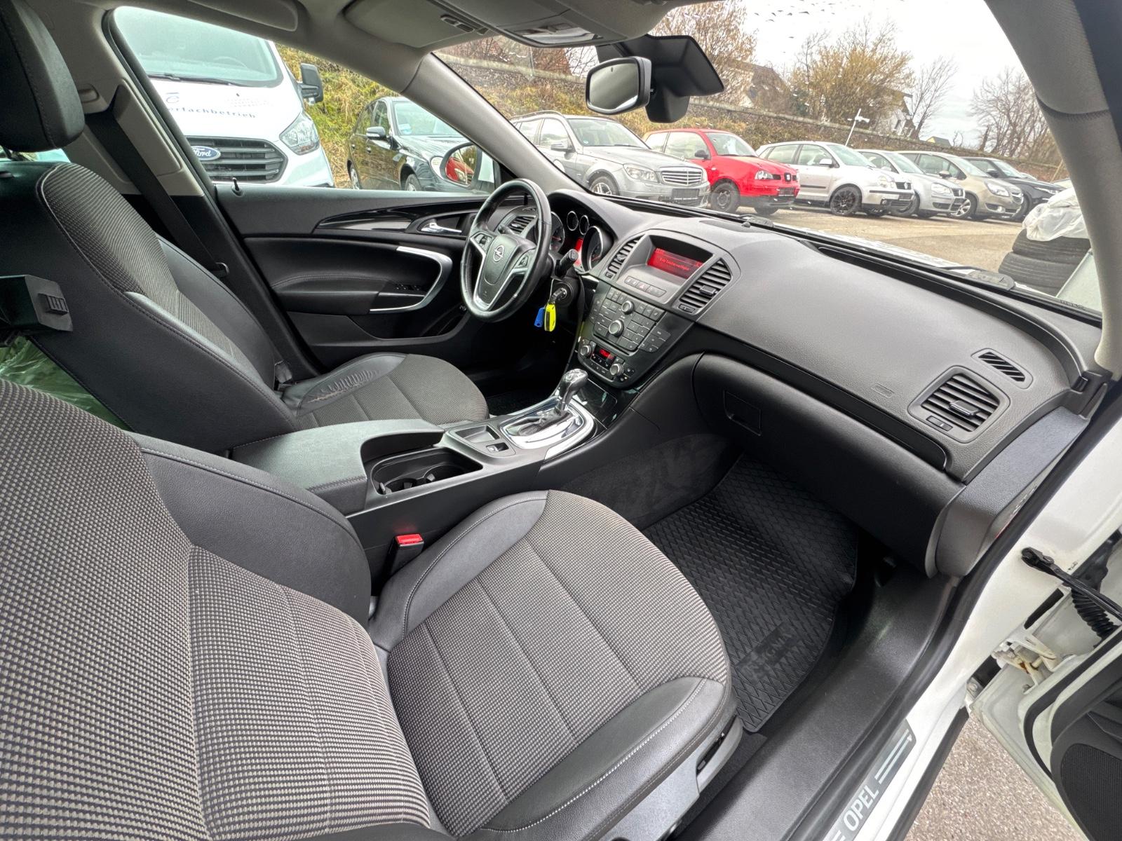Opel Insignia 2012 — photo 11