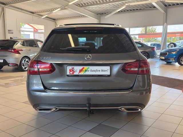 MERCEDES-BENZ C 300 — Foto 6
