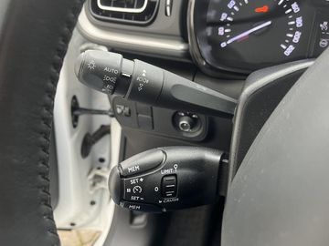 Bild 11 Citroën C3 1.2 PureTech 110 Shine - Navi - DAB - Automat