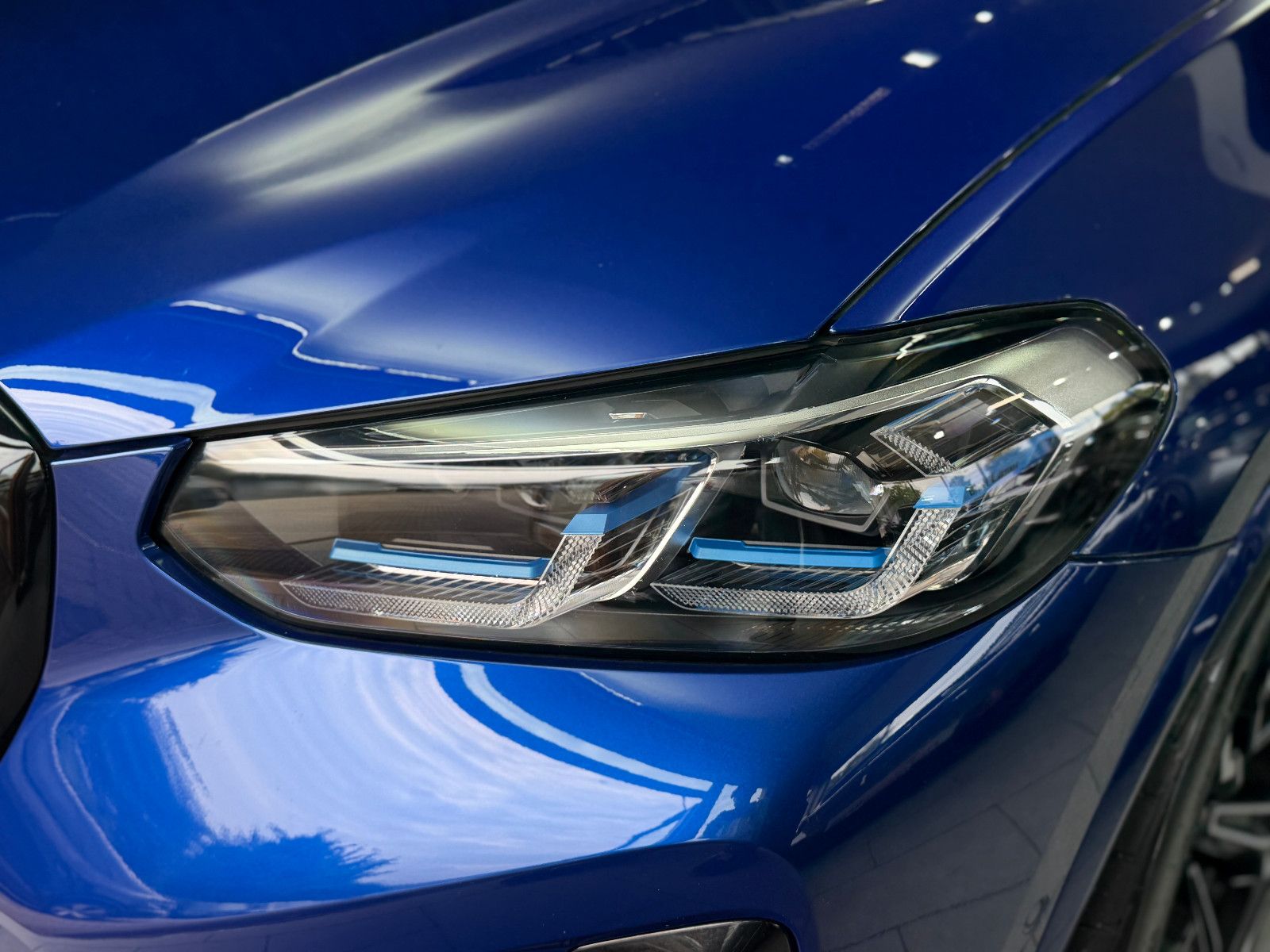 Fahrzeugabbildung BMW X4 M Competition |CARBON|H/K|LASER|HuD