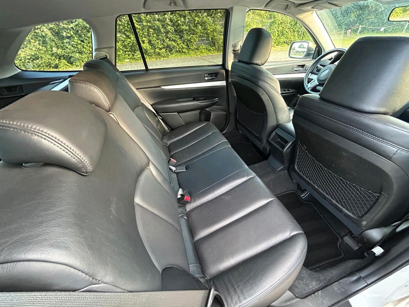 Subaru Legacy 2010 — photo 8