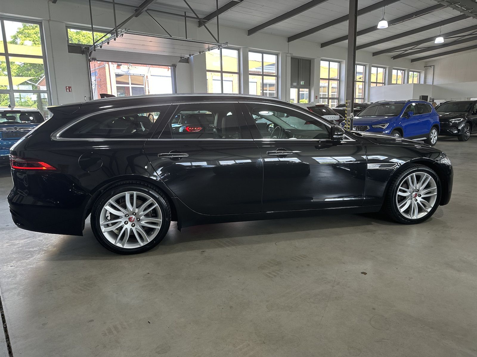 Fahrzeugabbildung Jaguar XF D200 SE Sportbrake/Facelift/Leder/AHK/
