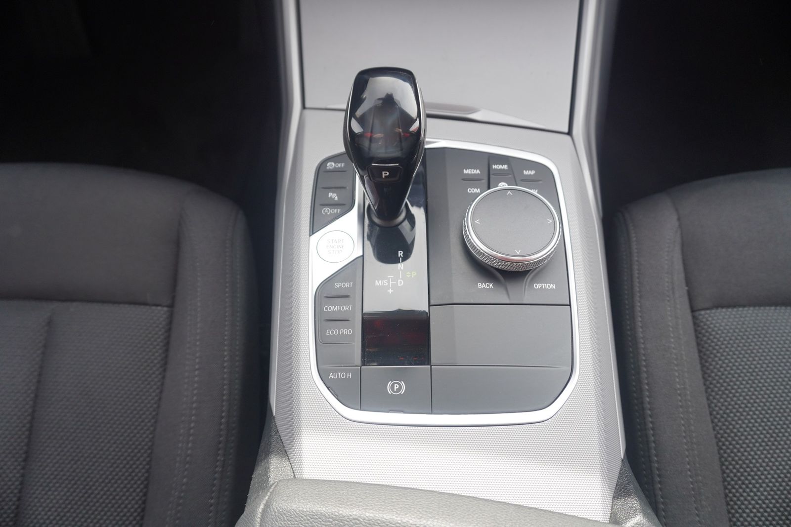 BMW 320i Advantage LED Navi Digitales Cockpit PDC foto 13