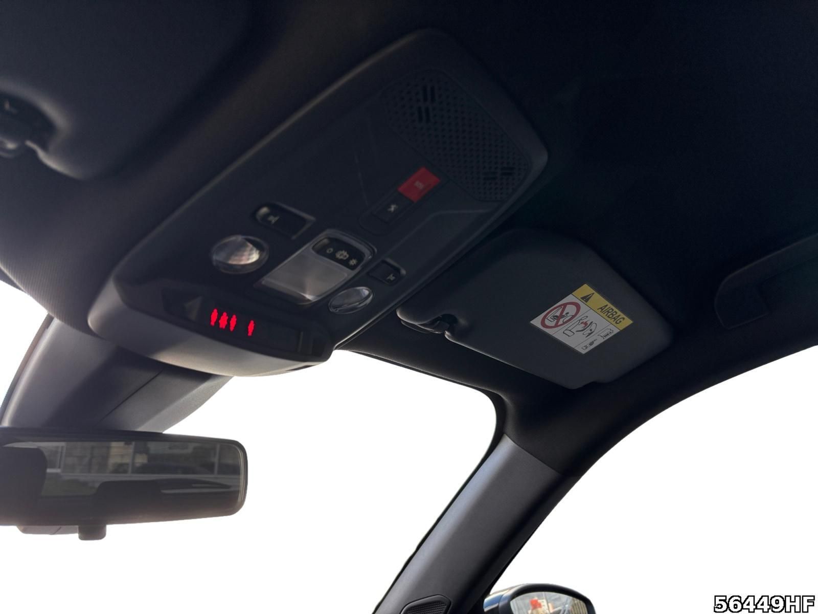 Fahrzeugabbildung Peugeot 2008 Active SHZ+NAVI+LANEASSIST+TEMPOMAT+LED
