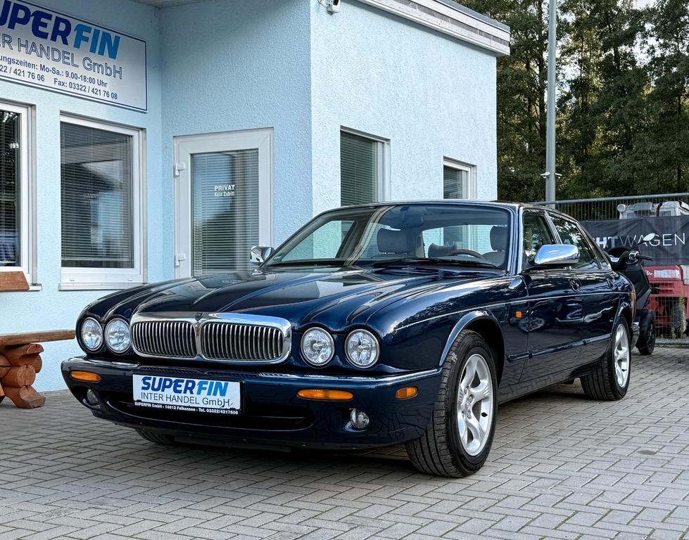 Jaguar XJ