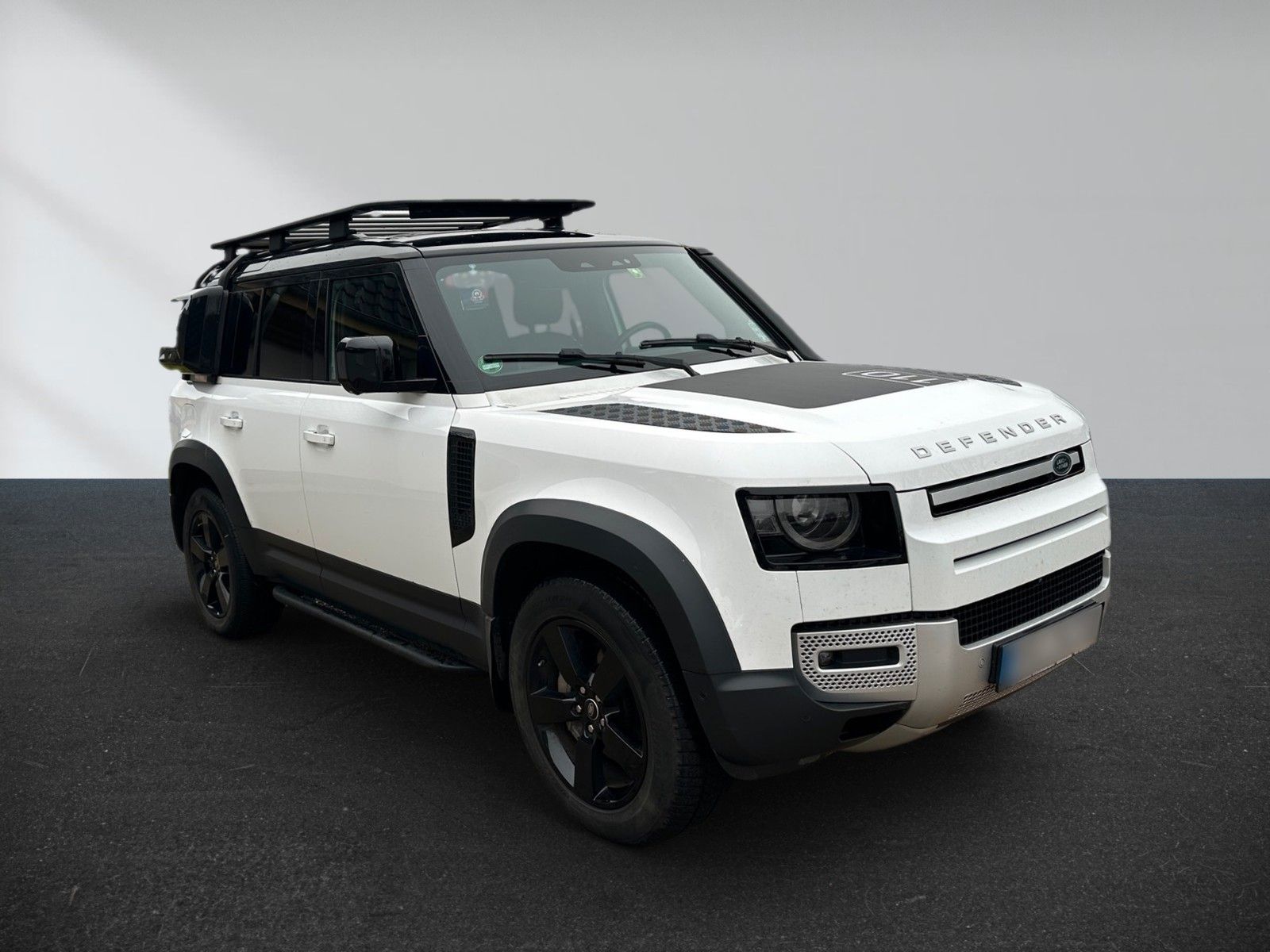 Land Rover Defender 110 D300 HSE – Bild 2