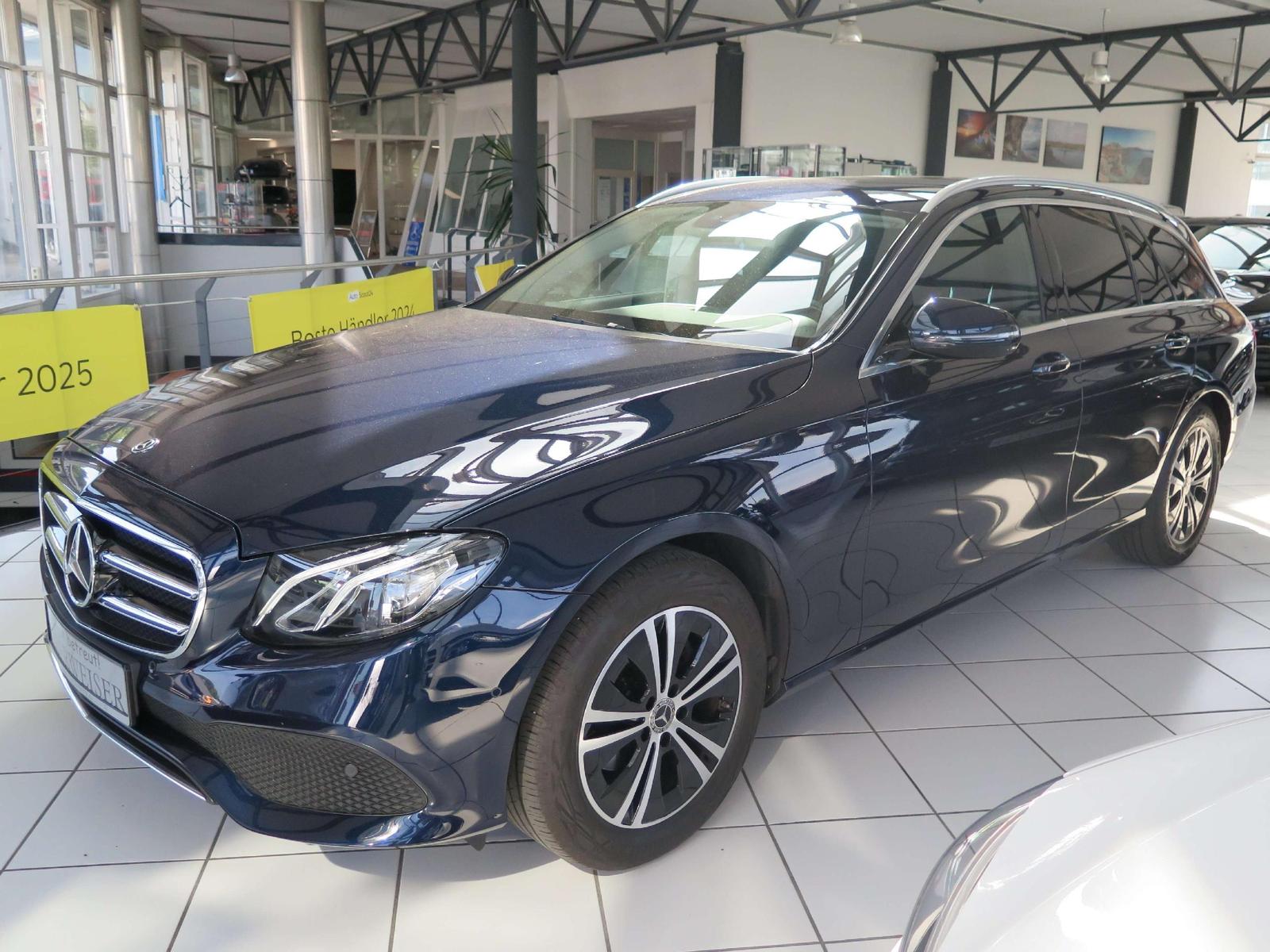 Mercedes-Benz E 220 d T 9G Avantgarde LED Easy-Pack Kamera Tot