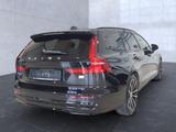 Volvo V60 Plus Dark Recharge Plug-In Hybrid AWD - gebrauchte Volvo V60 aus dem Jahr 2023