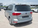 Volkswagen Touran 2.0TDI DSG Highline+LED+NAVI+AHK+PANO+PDC - gebrauchte VW Kleinbus