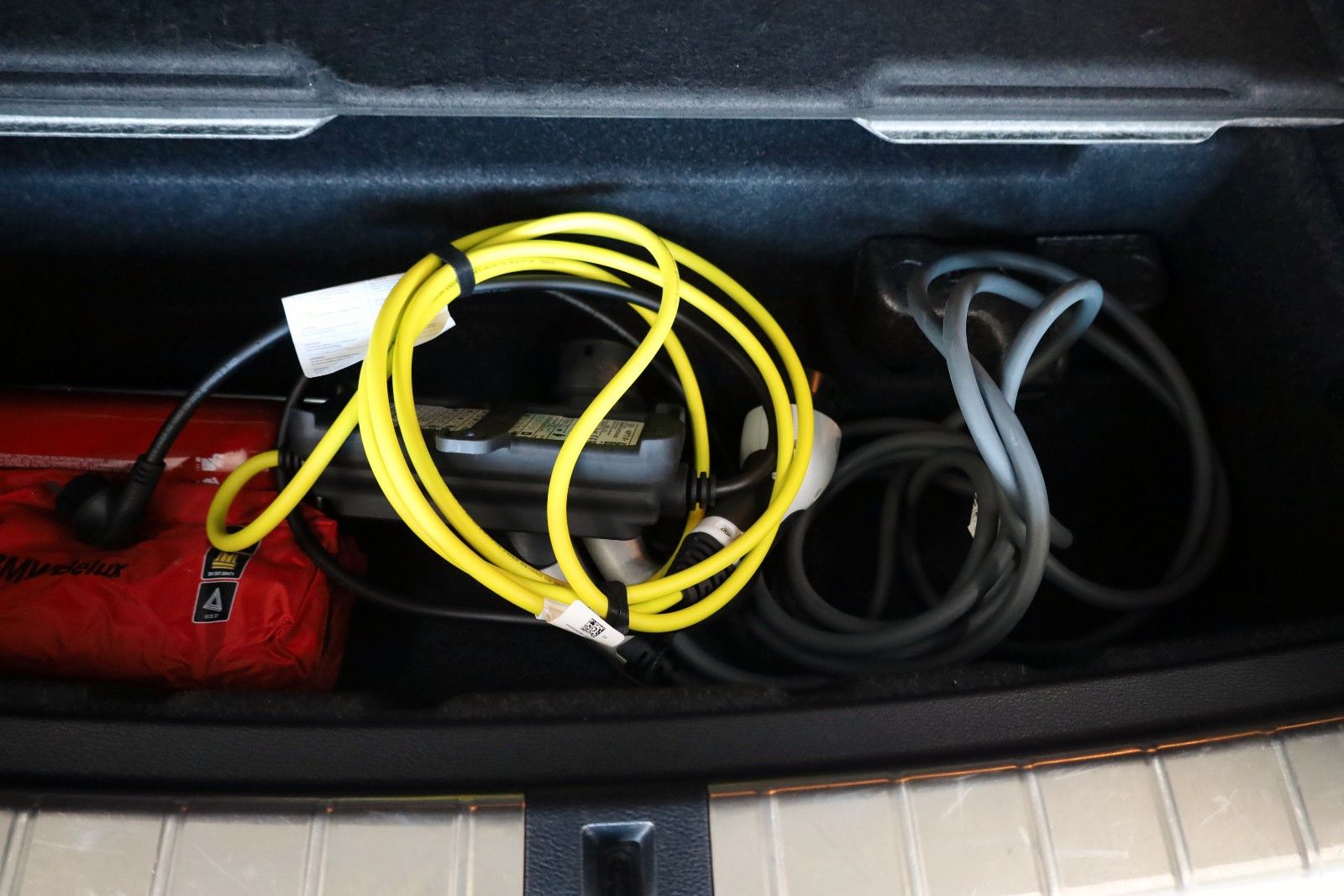 Fahrzeugabbildung BMW X1 xDrive 25e Advantage Leder,Navi,LED,Kamera,SH