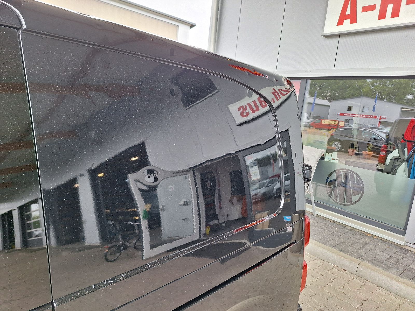 Fahrzeugabbildung Opel Vivaro Doka 5 Sitzer /Aut. Hagelschaden