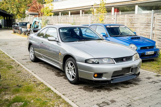 Nissan Skyline R33 GTR