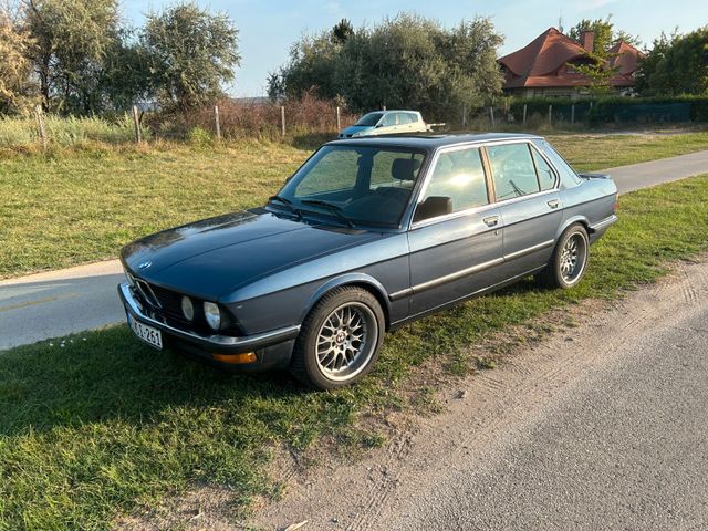 BMW 525i